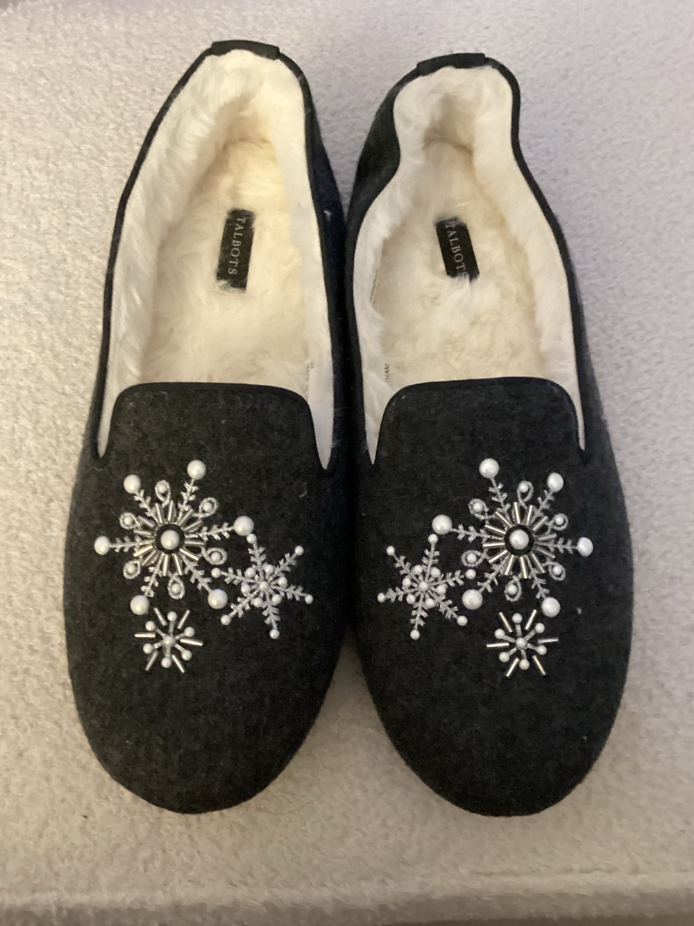 Talbots Dark Grey EMBROIDERED SNOWFLAKE FLANNEL SLIPPERS